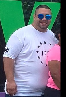 Oscar lost 90 lbs — before